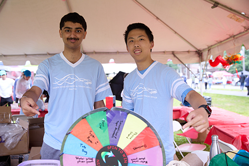 The HKETONY set up a game booth at the festival site, which attracted over 50,000 revellers.